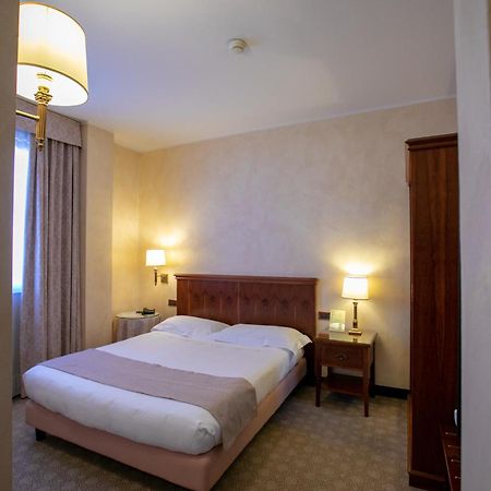 Scia' On Martin Hotel Buscate Eksteriør billede