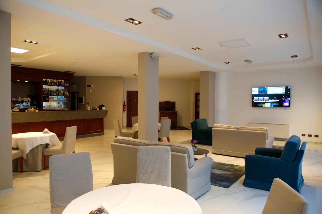 Scia' On Martin Hotel Buscate Eksteriør billede