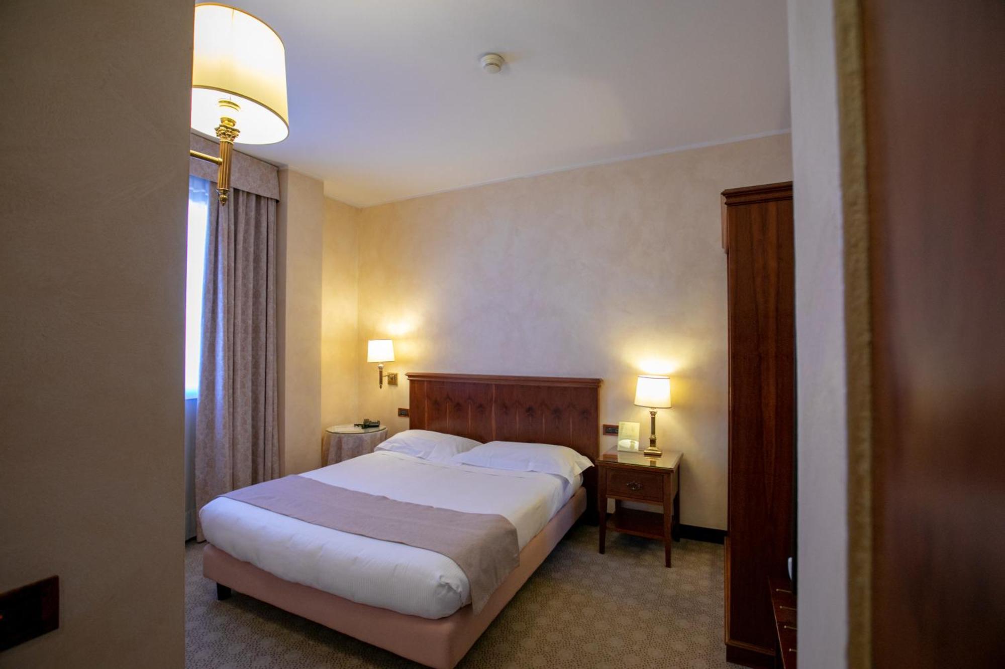 Scia' On Martin Hotel Buscate Eksteriør billede