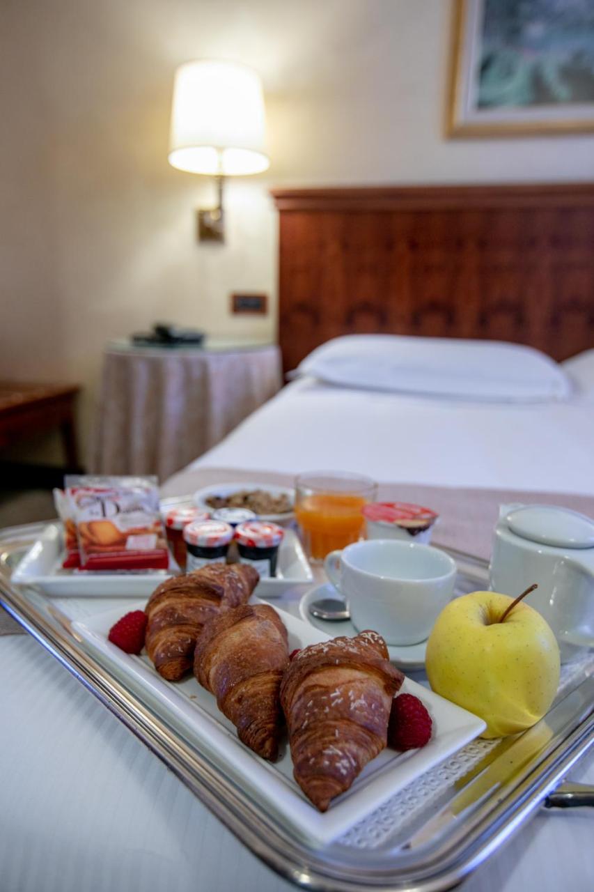 Scia' On Martin Hotel Buscate Eksteriør billede