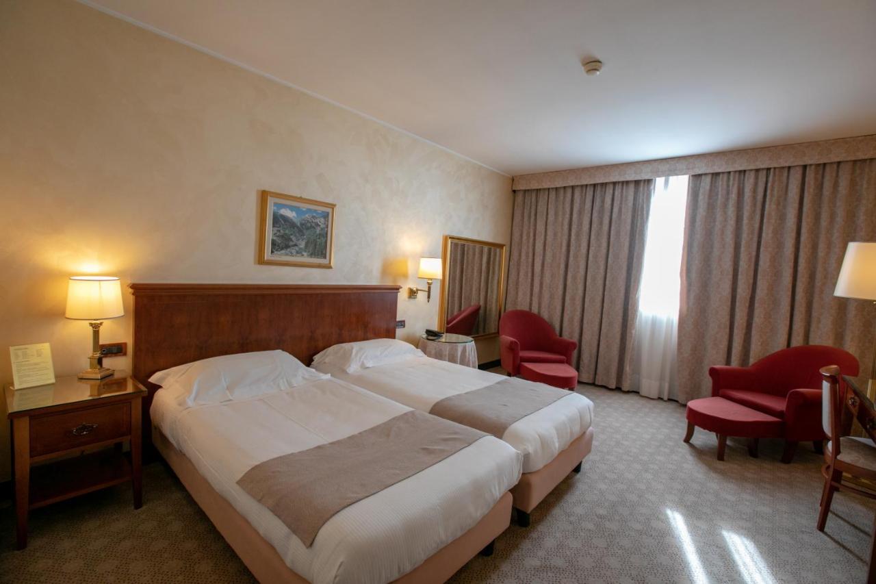 Scia' On Martin Hotel Buscate Eksteriør billede
