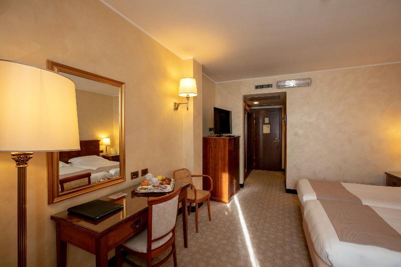 Scia' On Martin Hotel Buscate Eksteriør billede