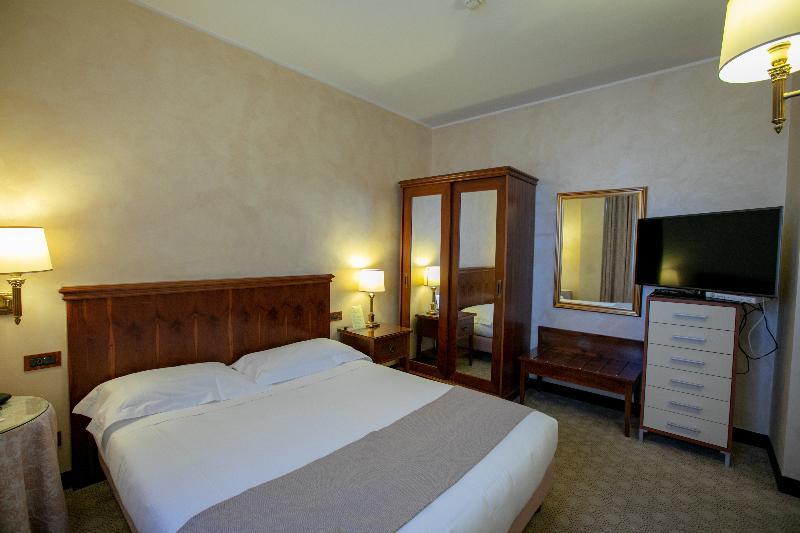 Scia' On Martin Hotel Buscate Eksteriør billede